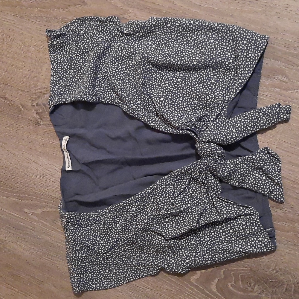 Abercrombie & Fitch top